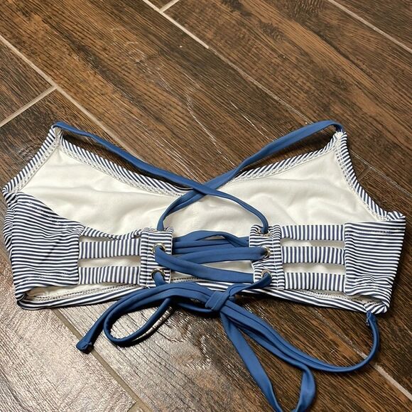 🩱 Bathing Suit Top - Size D/DD 🩱 - Picture 2 of 4